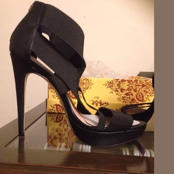 Black stiletto heels size 8 - Picture 3 of 6